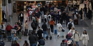 Feriado de Tiradentes aumenta fluxo de passageiros em aeroportos feriado-de-tiradentes-aumenta-fluxo-de-passageiros-em-aeroportos