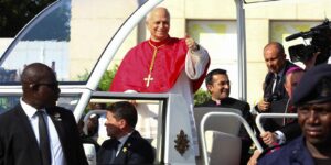 Papa: estou na África para encorajar católicos, não debater com Trump papa:-estou-na-africa-para-encorajar-catolicos,-nao-debater-com-trump
