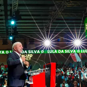 lula-fala-para-milhares-na-espanha-e-pede-coerencia-dos-progressistas