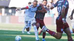 neymar-reage-apos-gesto-polemico-na-vila-e-diz-que-interpretacao-passou-do-limite