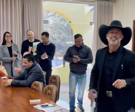 mpe-quer-multa-para-prefeito-que-recebeu-e-pagou-salario-irregular-a-vice-e-secretarios 