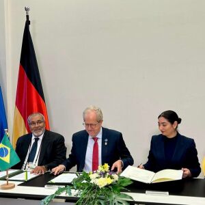 bndes-e-ministerios-assinam-com-alemanha-intencao-de-aporte-de-ate-r$-4,1-bi-no-brasil