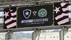 botafogo-e-chapecoense-fazem-jogo-de-ida-da-5a-fase-da-copa-do-brasil