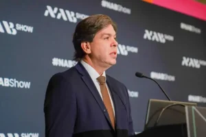 brasil-apresenta-tv-3.0-em-feira-mundial-e-estuda-kits-para-familias-de-baixa-renda