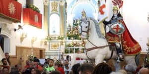 Fiéis se concentram no centro do Rio para celebrar dia de São Jorge fieis-se-concentram-no-centro-do-rio-para-celebrar-dia-de-sao-jorge