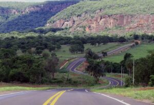 prefeitura-acata-recomendacao-do-mpe-e-anuncia-fim-da-invasao-de-condominios-na-estrada-parque