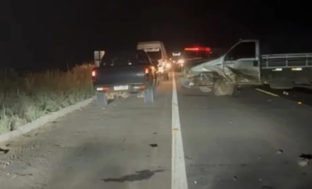 acidente-na-br-060-entre-tres-veiculos-deixa-dois-homens-feridos