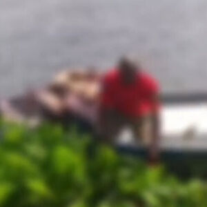 homem-e-socorrido-com-vida-apos-ser-confundido-com-cadaver-boiando-no-rio-paraguai-em-corumba