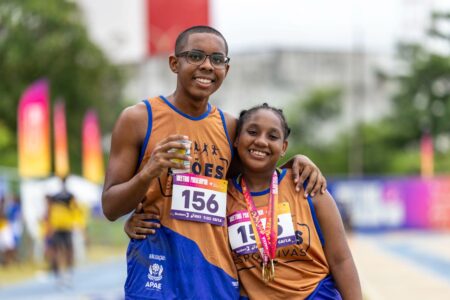 jovem-celebra-aniversario-com-dois-ouros-ao-lado-do-irmao-no-meeting-paralimpico-de-sao-luis