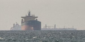 saida-dos-emirados-arabes-da-opep-provoca-nova-alta-do-petroleo