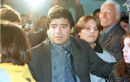 justica-manda-a-julgamento-irmas-e-advogado-de-maradona-por-fraude-com-marcas