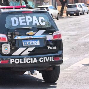 homem-bebado-e-preso-por-atirar-pedras-contra-igreja-e-atingir-crianca-em-campo-grande