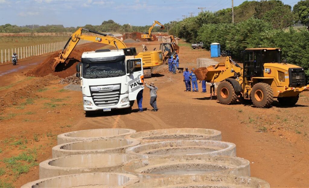 prefeitura-e-bancada-federal-assinam-emenda-de-r$-100-milhoes-para-asfalto-em-19-bairros
