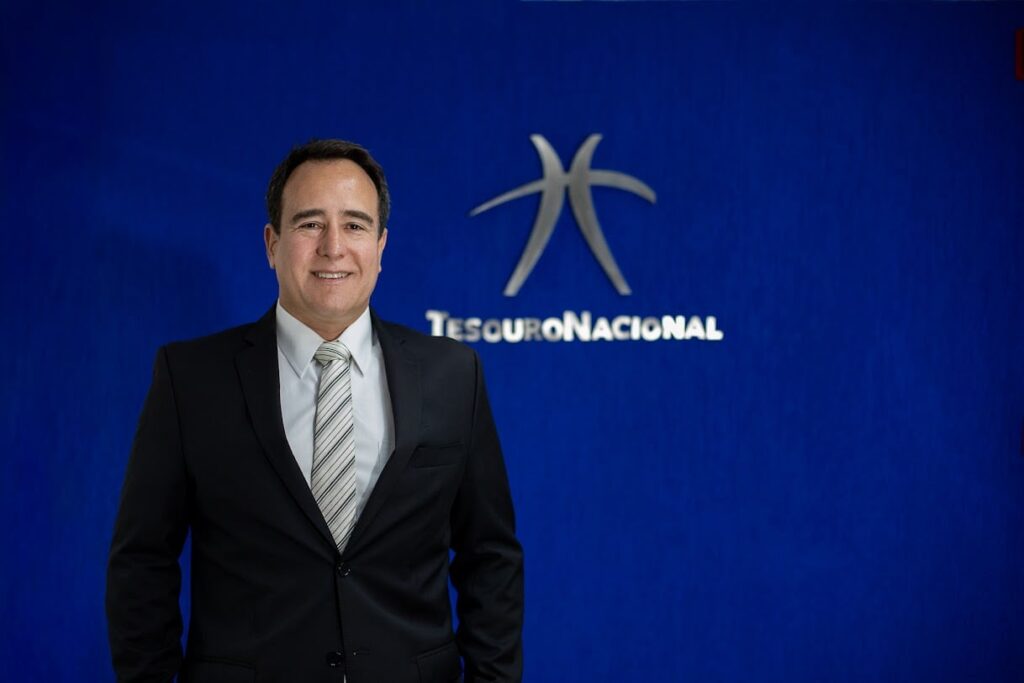 Tesouro cobra mais dados e trava análise de ajuda do DF para salvar o BRB tesouro-cobra-mais-dados-e-trava-analise-de-ajuda-do-df-para-salvar-o-brb