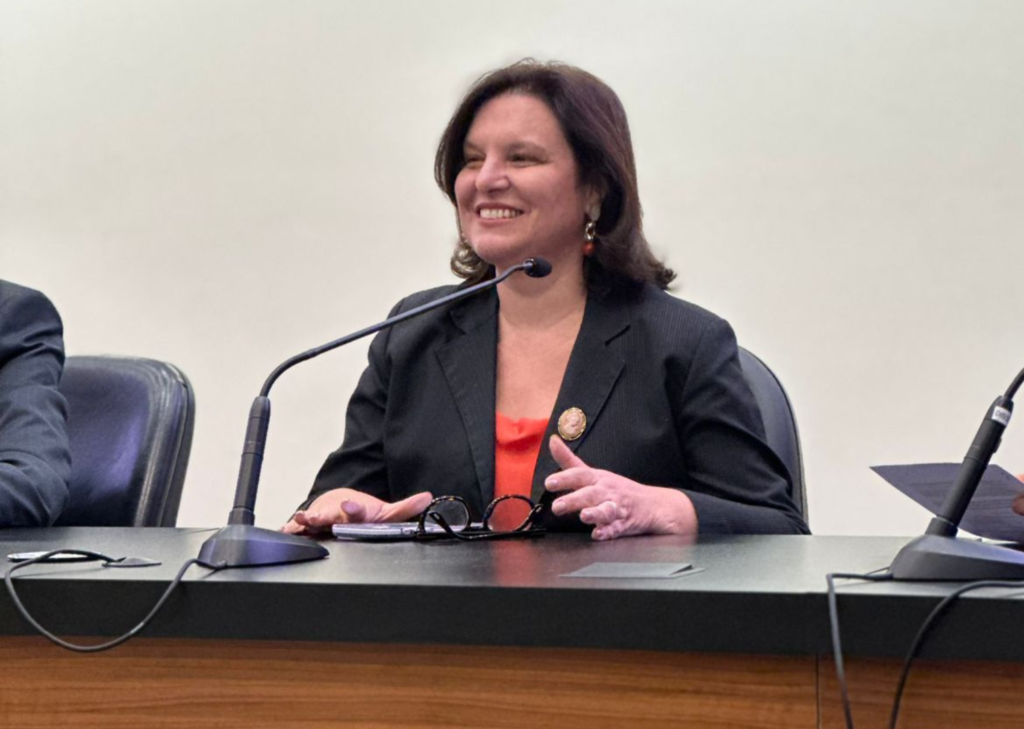 Juíza de MS é a primeira mulher a assumir a presidência da Abraminj juiza-de-ms-e-a-primeira-mulher-a-assumir-a-presidencia-da-abraminj