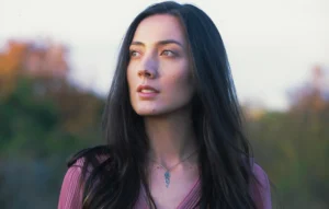 Cantora de MS faz turnê no Japão e lança single com Lisa Ono