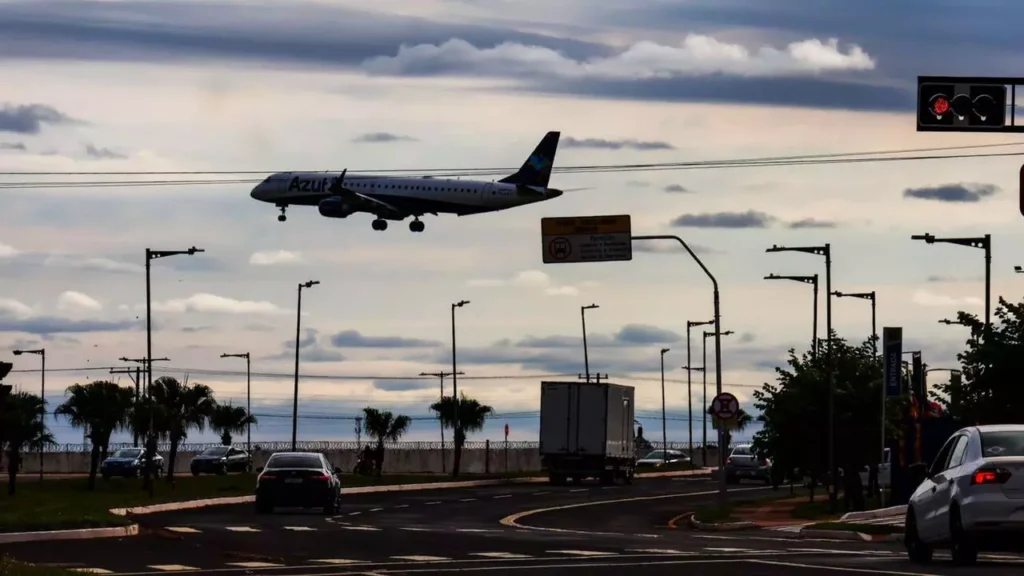 Feriado prolongado impulsiona viagens aéreas e movimenta aeroporto de Campo Grande