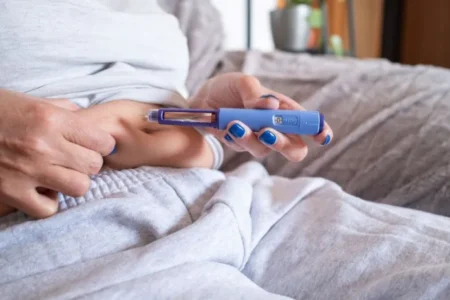 Canetas emagrecedoras: entenda quando o uso pode fazer mal à saúde