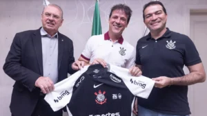 Fernando Diniz é anunciado como novo técnico do Corinthians