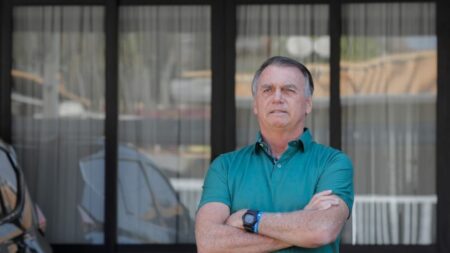 Defesa de Bolsonaro solicita ao STF autorização para cirurgia no ombro