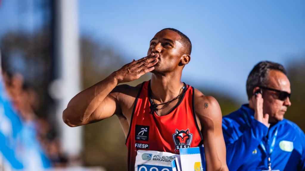 Erik Cardoso supera recorde nos 100 m, mas não tem marca homologada