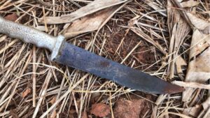 Homem esfaqueia duas pessoas em kitnet de Dourados Homem esfaqueia duas pessoas em kitnet de Dourados