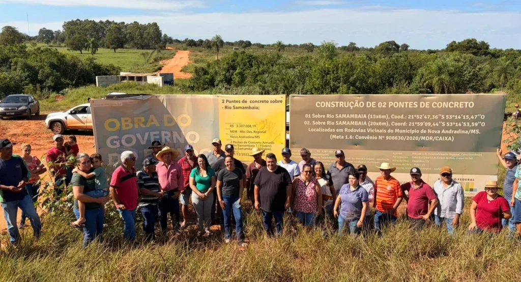 Nova Andradina: famílias do Assentamento Teijin protestam contra paralisação de obras das pontes sobre o Rio Samambaia Nova Andradina: famílias do Assentamento Teijin protestam contra paralisação de obras das pontes sobre o Rio Samambaia