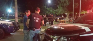 Jovem é morta a tiros e namorado fica gravemente ferido em Três Lagoas Jovem é morta a tiros e namorado fica gravemente ferido em Três Lagoas