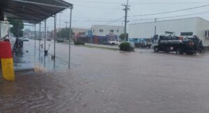 Frente fria avança e sete municípios registram chuva acima de 100 mm em Mato Grosso do Sul