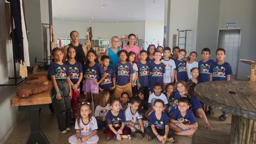Crianças participam de visita à Casa do Artesão em ação sobre cultura indígena criancas-participam-de-visita-a-casa-do-artesao-em-acao-sobre-cultura-indigena
