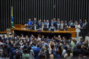oposicao-articula-novo-projeto-de-anistia-ampla-para-envolvidos-no-8-de-janeiro