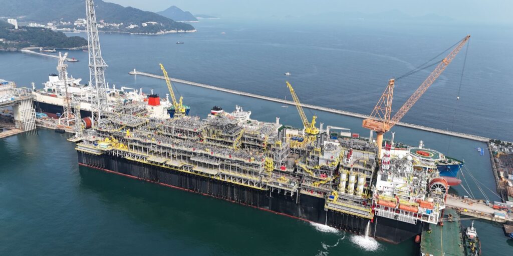 Petrobras inicia P-79 e reforça produção de petróleo e gás no país petrobras-inicia-p-79-e-reforca-producao-de-petroleo-e-gas-no-pais