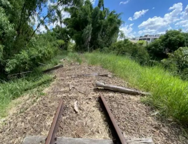 Furto de 1,6 km de trilhos vira caso de polícia em área de condomínio de luxo na Capital furto-de-1,6-km-de-trilhos-vira-caso-de-policia-em-area-de-condominio-de-luxo-na-capital