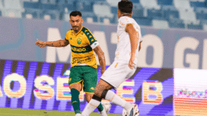 Cuiabá sai na frente, mas Criciúma reage e arranca empate nos acréscimos pela Série B cuiaba-sai-na-frente,-mas-criciuma-reage-e-arranca-empate-nos-acrescimos-pela-serie-b