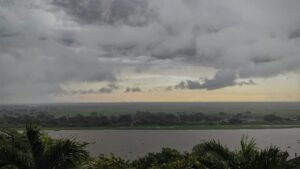 fim-de-semana-sera-de-calor-e-ceu-carregado,-com-chance-de-chuva-e-trovoadas-no-domingo