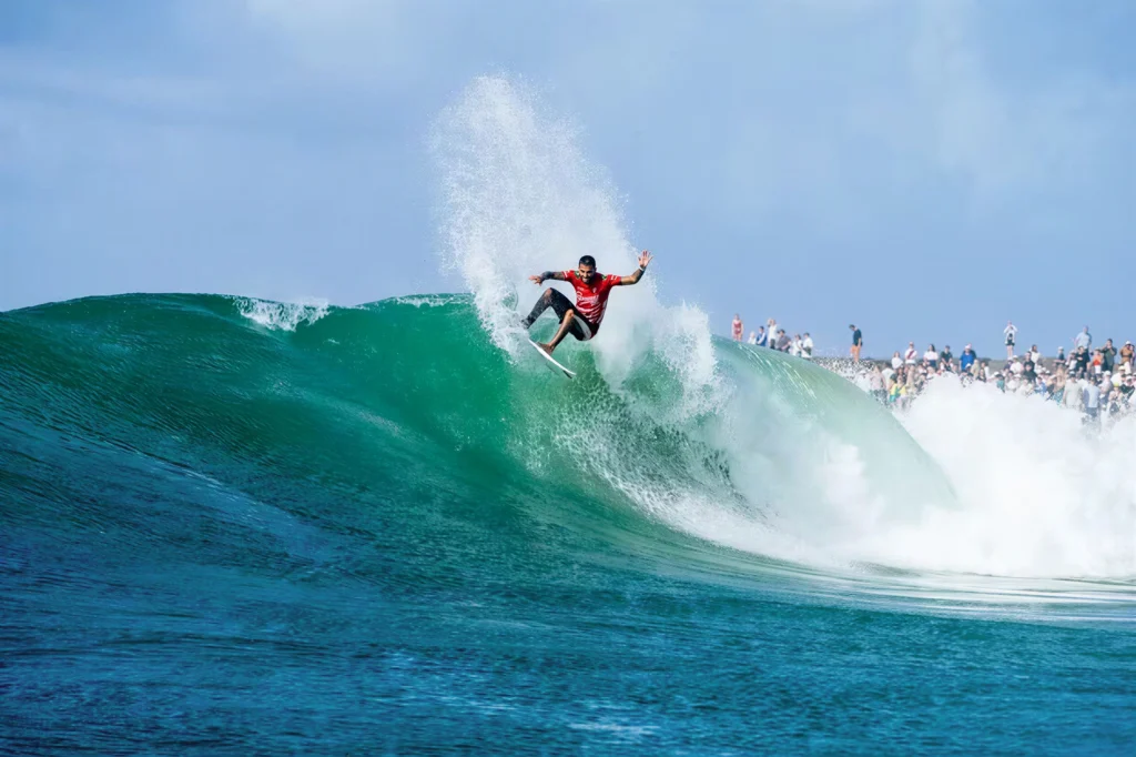 Filipe Toledo elimina Gabriel Medina e avança em Gold Coast filipe-toledo-elimina-gabriel-medina-e-avanca-em-gold-coast