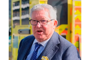 Sir Alex Ferguson passa mal antes de United x Liverpool e é levado ao hospital sir-alex-ferguson-passa-mal-antes-de-united-x-liverpool-e-e-levado-ao-hospital
