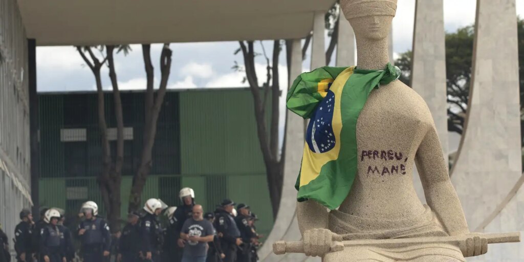 Moraes rejeita revisar pena de Débora do Batom, condenada pelo 8/1 moraes-rejeita-revisar-pena-de-debora-do-batom,-condenada-pelo-8/1