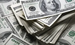 Dólar cai a R$ 4,91 e atinge menor valor em mais de dois anos dolar-cai-a-r$-4,91-e-atinge-menor-valor-em-mais-de-dois-anos