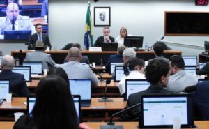 conselho-de-etica-aprova-60-dias-de-suspensao-para-tres-deputados-por-ocupacao-do-plenario