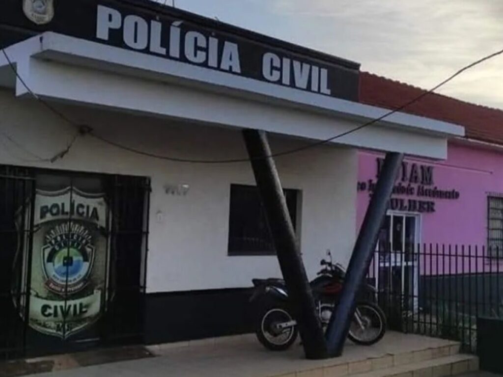 Homem tenta agarrar adolescente de 14 anos no meio da rua em Rio Brilhante Homem tenta agarrar adolescente de 14 anos no meio da rua em Rio Brilhante