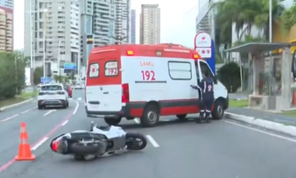 mulher-e-perseguida-na-bahia,-cai-da-moto-e-morre 
