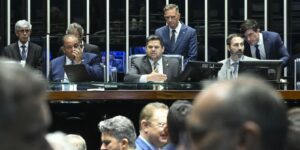Dosimetria: Alcolumbre promulga lei que beneficia condenados pelo 8/1 dosimetria:-alcolumbre-promulga-lei-que-beneficia-condenados-pelo-8/1
