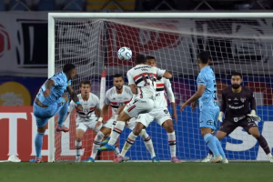sao-paulo-sofre-no-chile,-segura-empate-contra-o’higgins-e-segue-na-lideranca-do-grupo