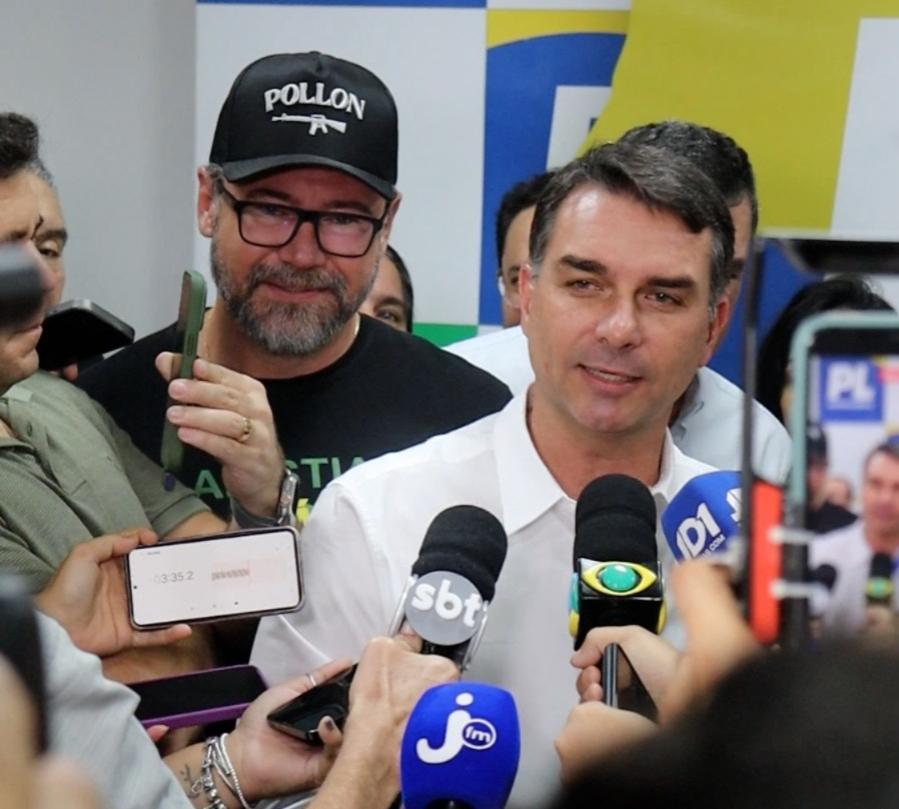 Flávio Bolsonaro reage à punição de Marcos Pollon e critica decisão do Conselho de Ética flavio-bolsonaro-reage-a-punicao-de-marcos-pollon-e-critica-decisao-do-conselho-de-etica