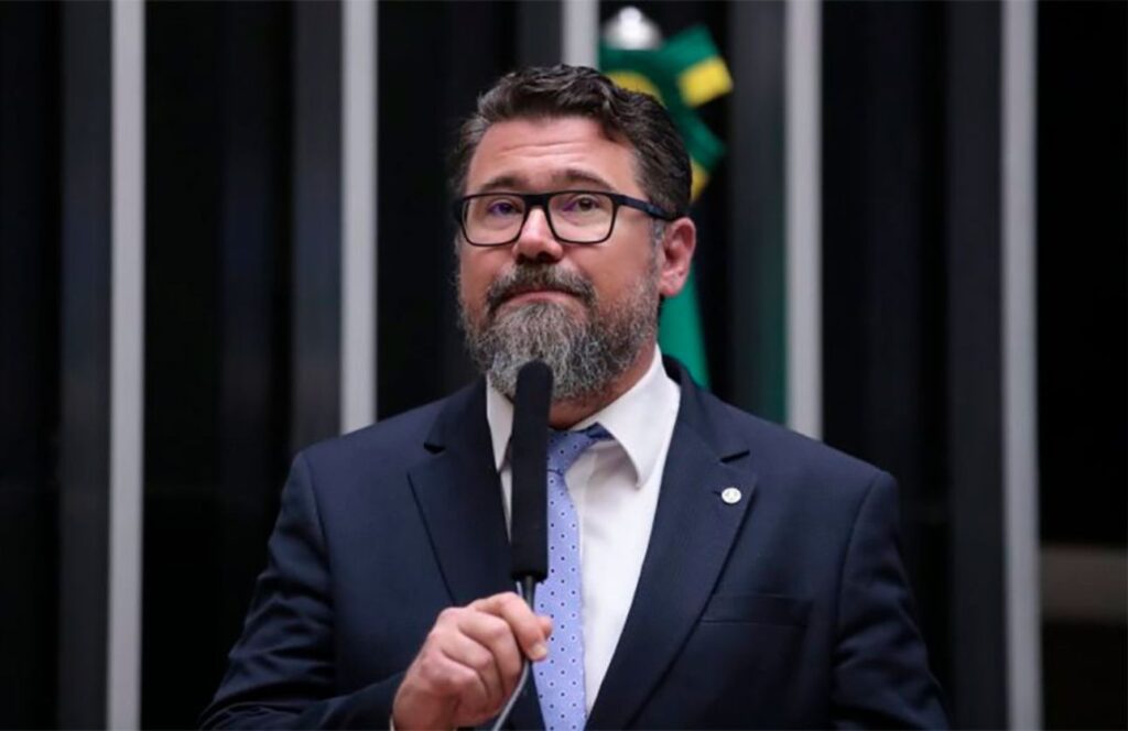 comissao-de-etica-aprova-suspensao-de-mandato-de-pollon-por-dois-meses