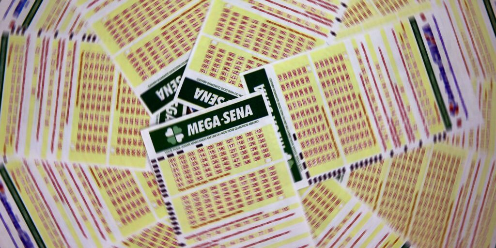 Mega-Sena acumula e prêmio vai a R$ 52 milhões mega-sena-acumula-e-premio-vai-a-r$-52-milhoes