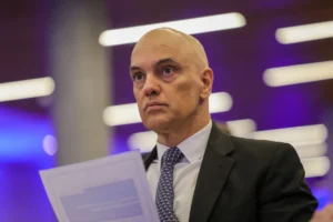 Moraes suspende Lei da Dosimetria para “Débora do Batom” e outros 23 presos do 8/1 moraes-suspende-lei-da-dosimetria-para-“debora-do-batom”-e-outros-23-presos-do-8/1