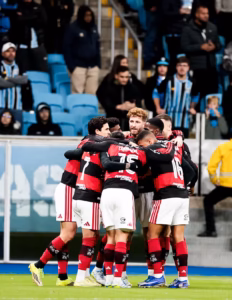 flamengo-vence-o-gremio-fora-de-casa-e-encosta-no-palmeiras-no-brasileirao