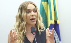 Comissão aprova equiparação de seguro-desemprego entre domésticos e demais trabalhadores comissao-aprova-equiparacao-de-seguro-desemprego-entre-domesticos-e-demais-trabalhadores